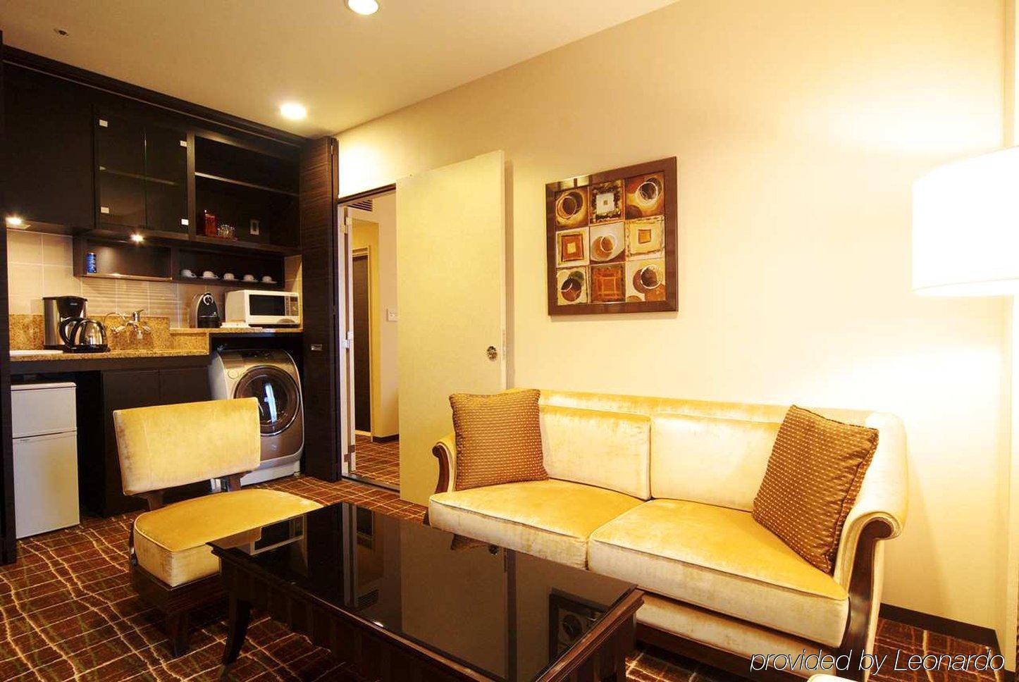Doubletree By Hilton Naha Hotel Room photo